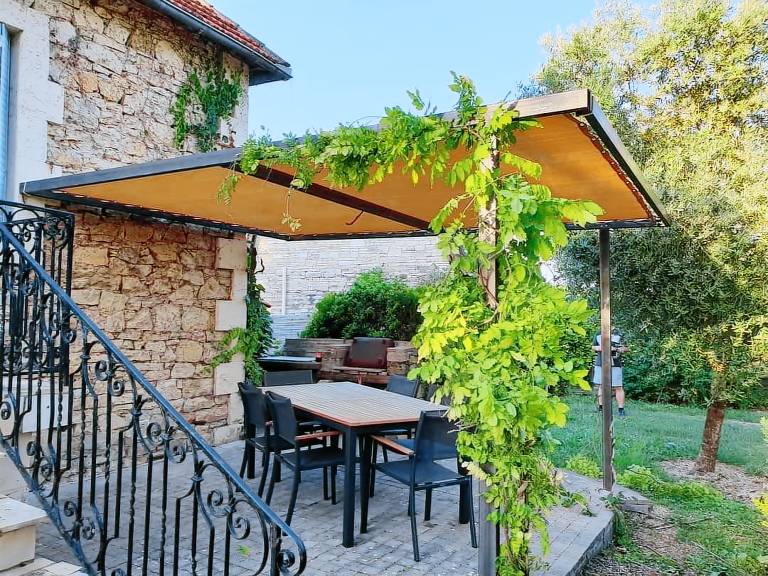 Gite with yard, terrace & BBQ — photo 3