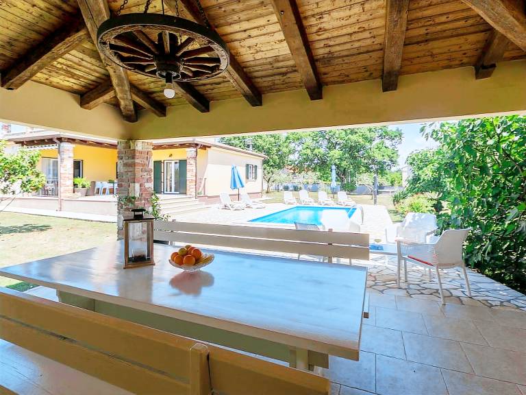 Vacation home with private pool, grill & yard | Nature view — photo 5