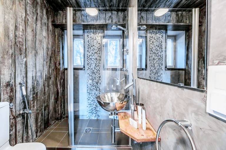 Rental apartment with patio — photo 3