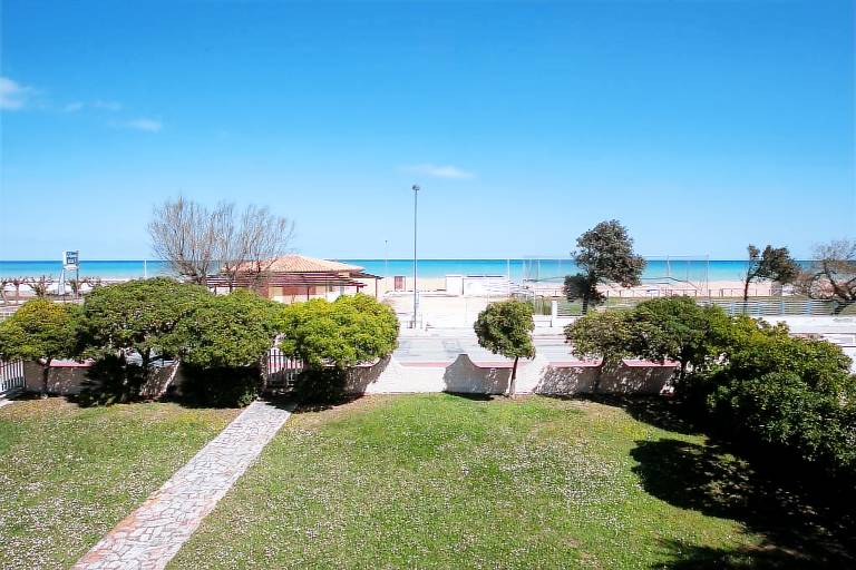 Apartment with patio | Sea view — photo 3