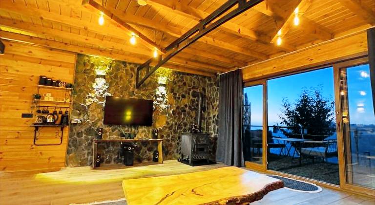 Chalet with terrace, barbecue & yard — photo 2