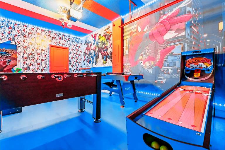 Upstay Poolside Mansion w Themed Arcade & Cinema