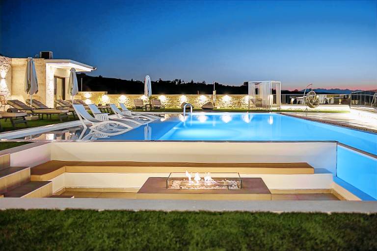 Elira Luxury Villa - With Private Pool — photo 4