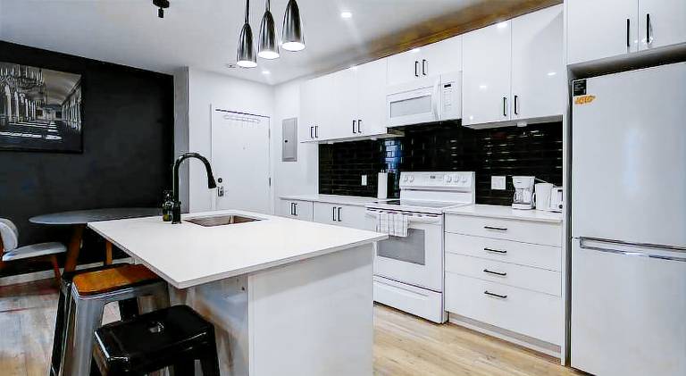 Elegant 4BR on in the Plateau MTL — photo 4