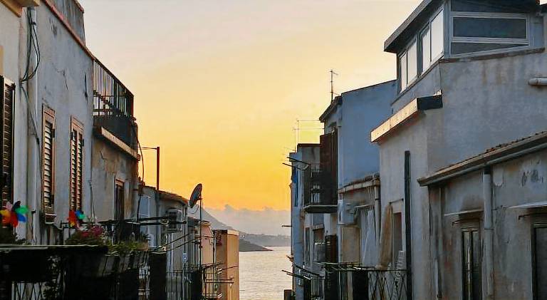 Holiday apartment with 2 rooms for 5 persons in Cefalù