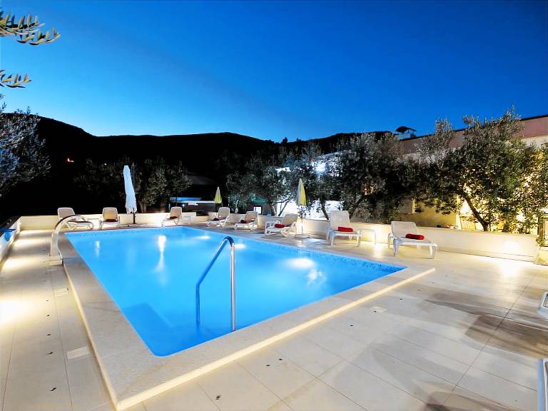 Ferienhaus in Kaštel Štafilić, Trogir f&uuml;r max. 12 Personen