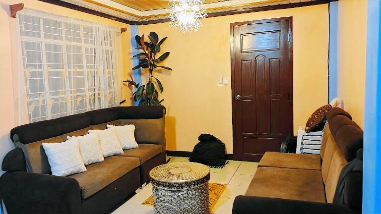Vacation home with patio, BBQ & yard in Baguio