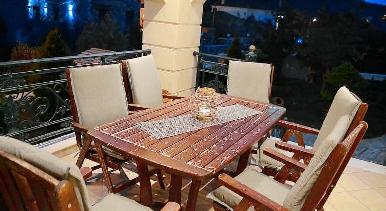 Villa with terrace, yard & grill — photo 4