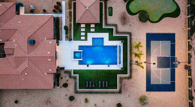 325 m&sup2; Ferienhaus