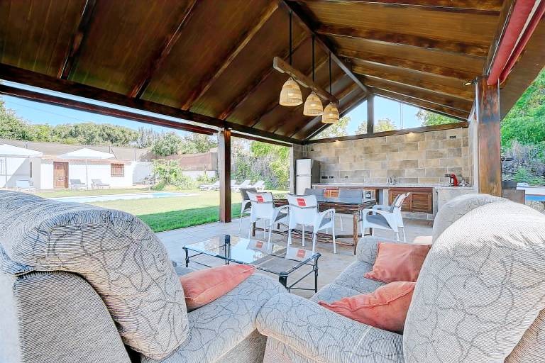 Fully equipped pleasant vacation home with garden, fast internet & private pool | Mountain view | Pets allowed in Ronda