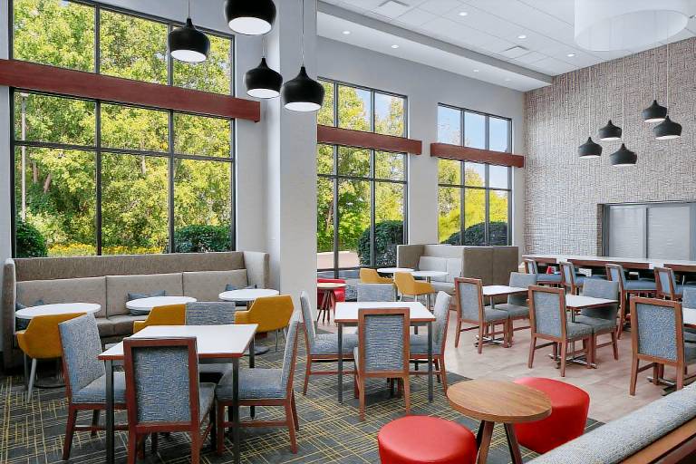 Hampton Inn & Suites Grand Rapids-Airport 28th Street — photo 3