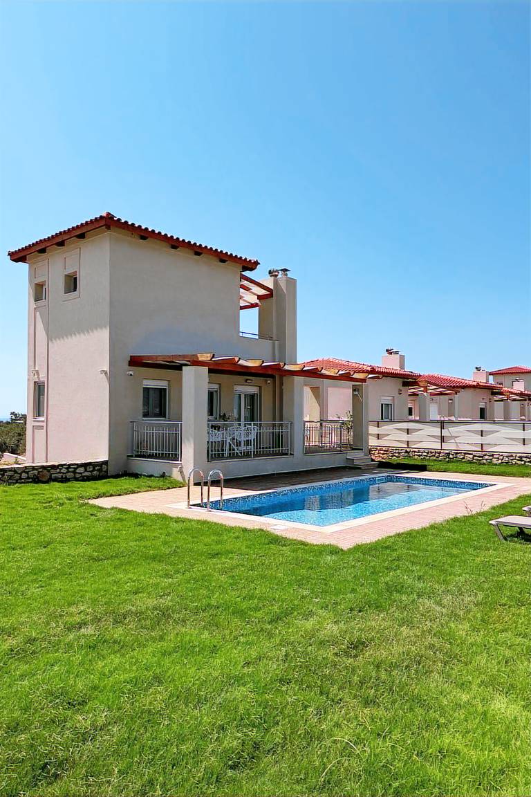 Fully equipped charming house with garden, private pool & patio | Nature view | Pets allowed — photo 4