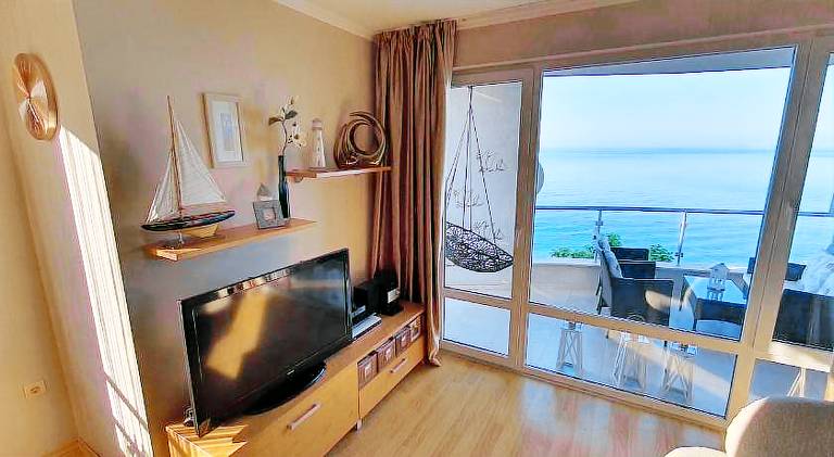 Beautiful holiday apartment with garden, patio & BBQ | Close to the beach | Dogs allowed — photo 2