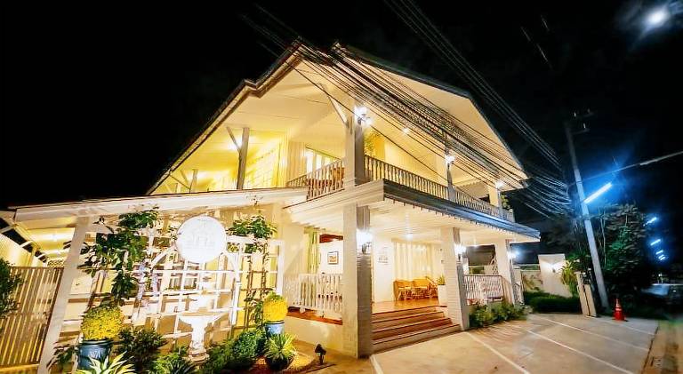 Serviced apartment with terrace & yard — photo 3
