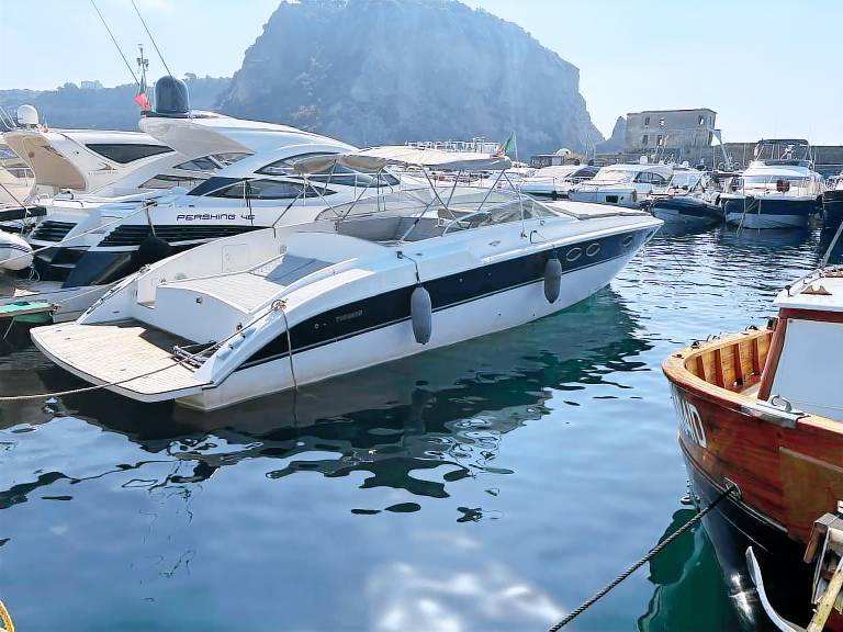Houseboat  Capri