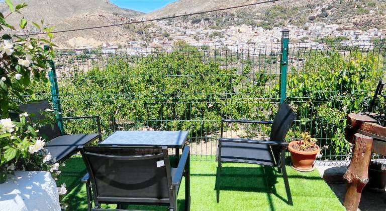 Vacation home with 3 rooms for 8 persons in Guejar Sierra