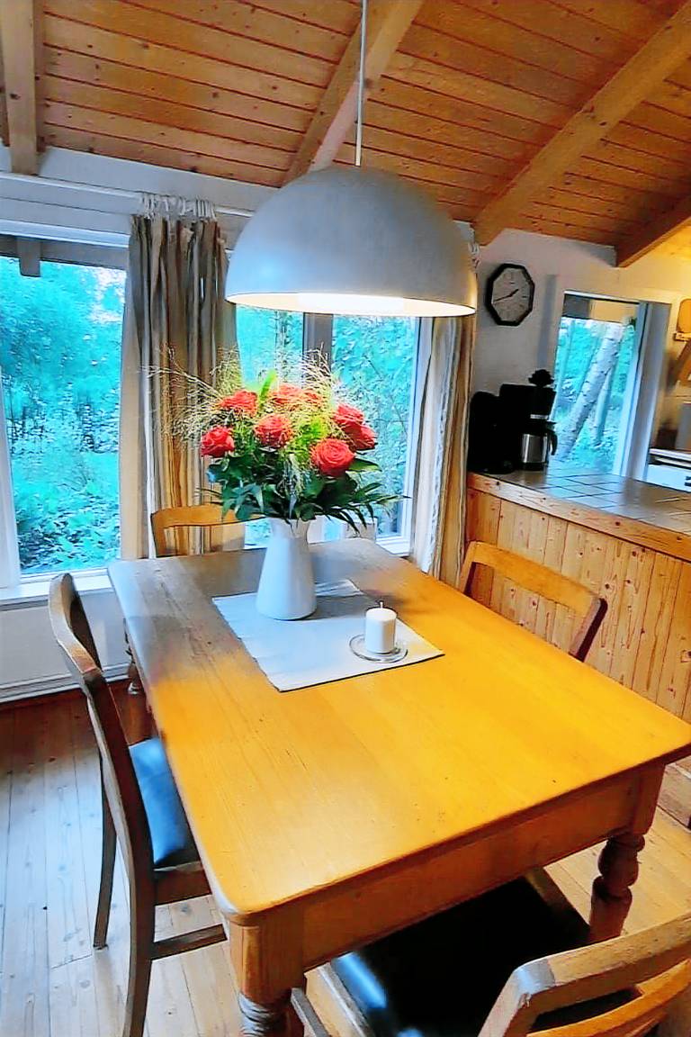 Fully equipped charming vacation home with yard, barbecue & patio | Pets are welcome — photo 5