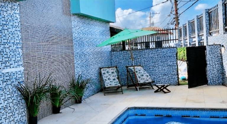 House with pool — photo 5
