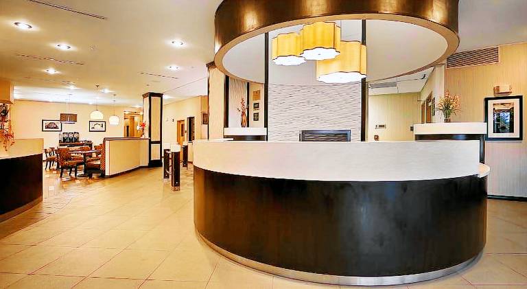 Sonesta Essential Indianapolis Airport — photo 3