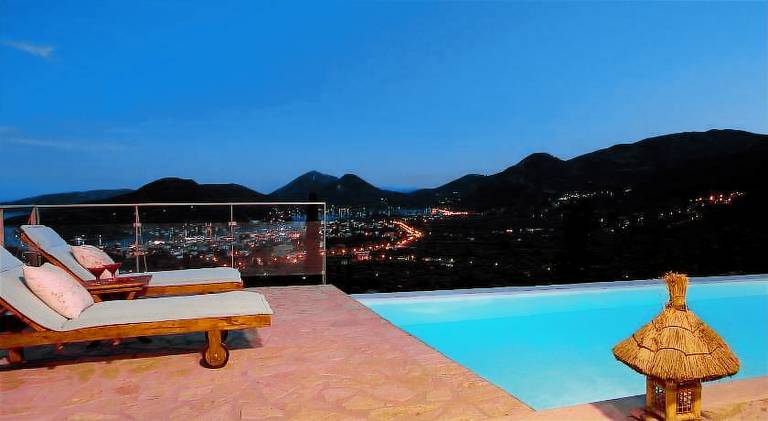 Vacation home with grill, terrace & garden — photo 3