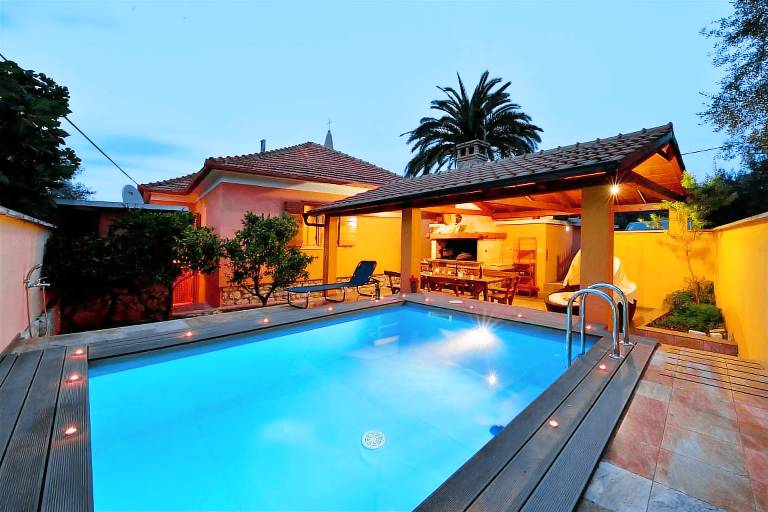 Villa with pool and air conditioning — photo 4