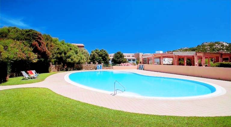 Holiday apartment with pool — photo 3