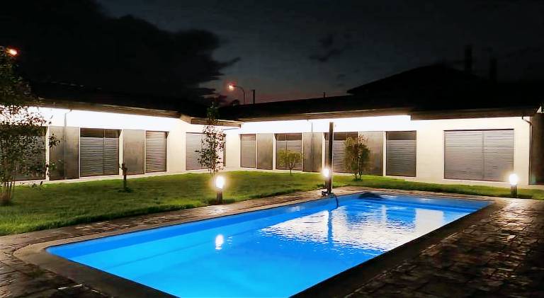 Charming serviced apartment with patio, pool & yard | Dogs allowed — photo 4
