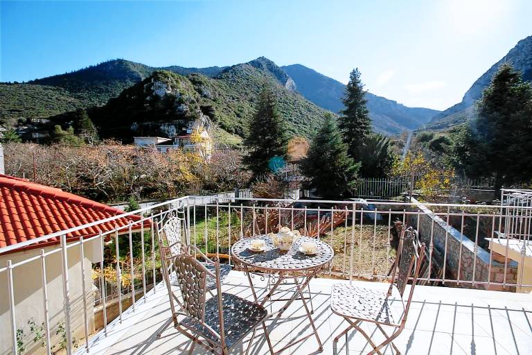Gravias Villa with Fireplace by the River, Outdoor Barbecue & Dining Area — photo 2