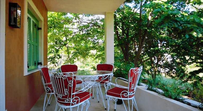 House with yard & terrace — photo 5