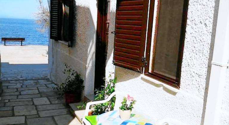 Serviced apartment with terrace & yard | Close to the beach | Pets allowed — photo 4