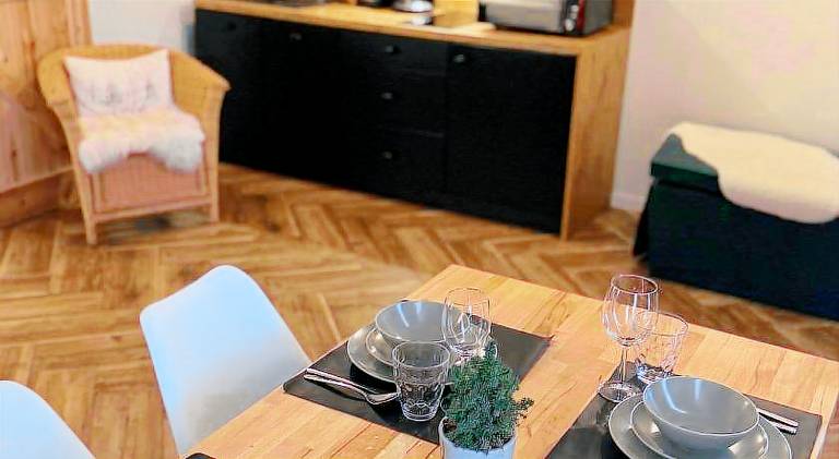 Apartment with terrace, barbecue & yard — photo 5