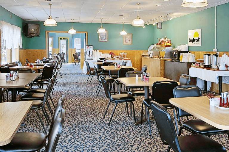 Days Inn by Wyndham Mackinaw City - Lakeview — photo 4