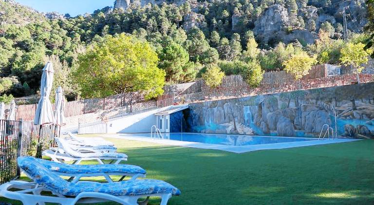 Holiday apartment with pool — photo 5