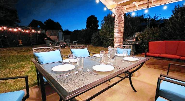 House with jacuzzi — photo 3
