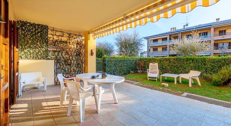 Rental apartment with 1 room for 4 persons in Pozzolengo