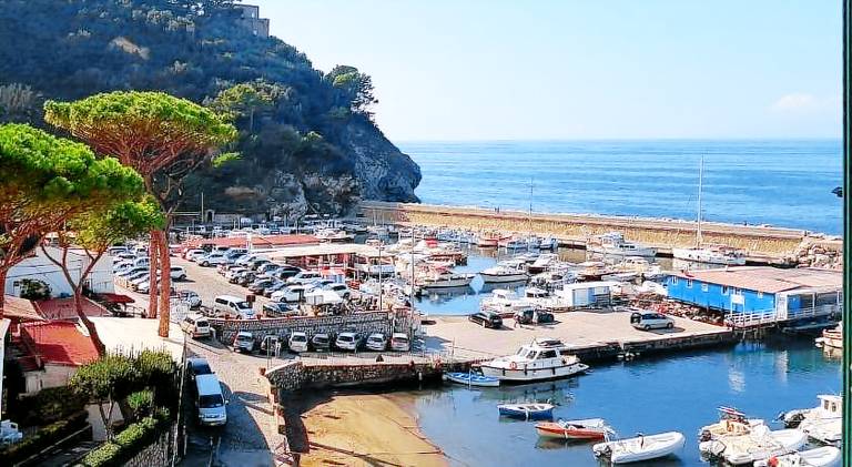 Holiday apartment with hot tub in Massa Lubrense