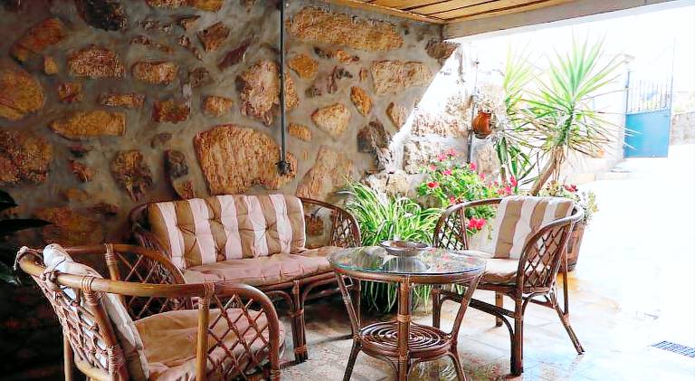 House with garden, patio & barbecue — photo 3