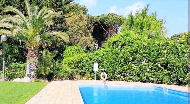 Rental apartment with pool | Close to the beach | Pet-friendly in Calella