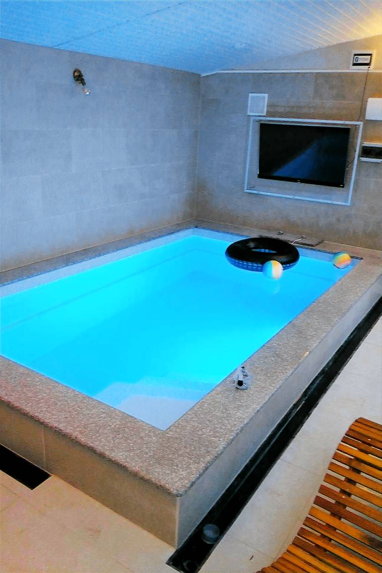Vacation home with private pool, garden & terrace — photo 5