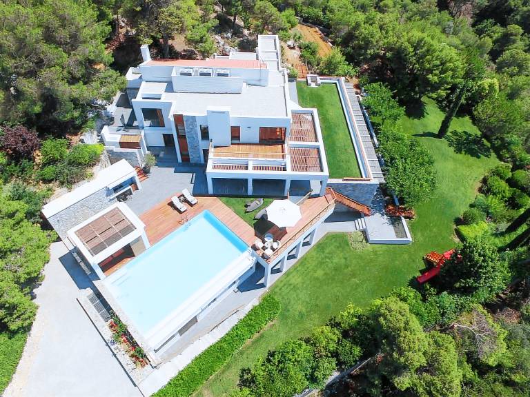 Children-friendly pleasant vacation home with sauna, barbeque & private pool | Good for workation | Dogs allowed — photo 3