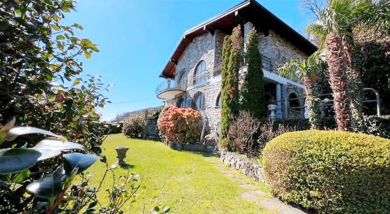 Villa with hot tub in Cannobio