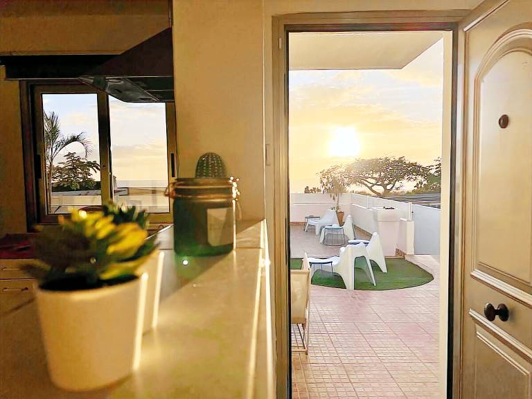 Bungalow with pool, terrace & yard | Perfect for remote work | Pets allowed — photo 5