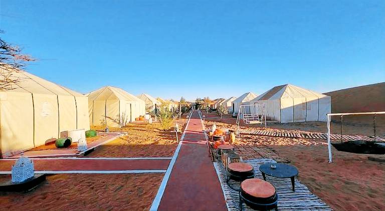Tent with patio — photo 5