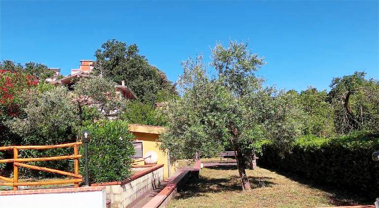 Vacation home with patio, barbeque & yard | Pets are welcome in Centola