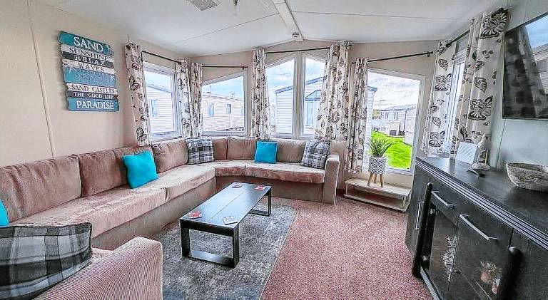 Homely 6 Berth Caravan In Essex At St Osyth Beach Holiday Park Ref 28025Td — photo 2