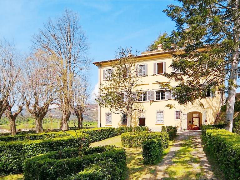 House with barbecue, patio & private pool — photo 4