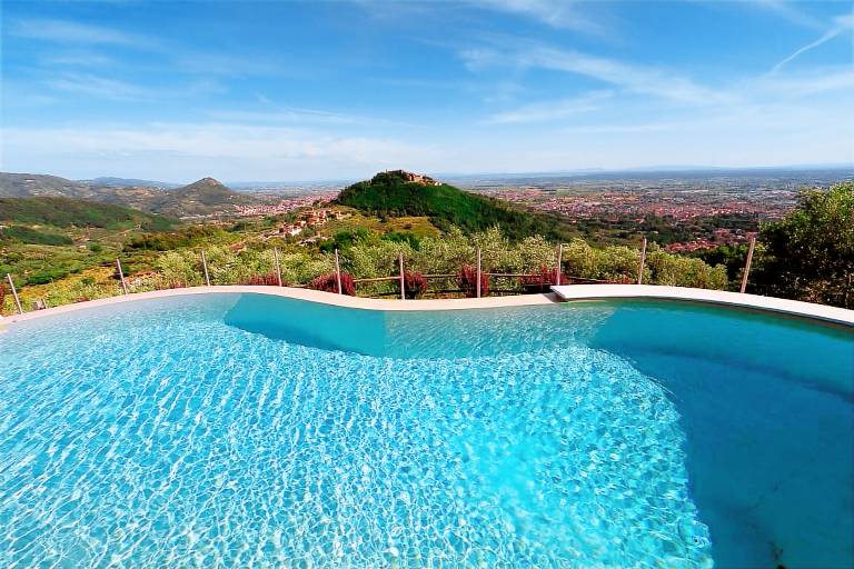 Villa with pool, yard & hot tub — photo 3