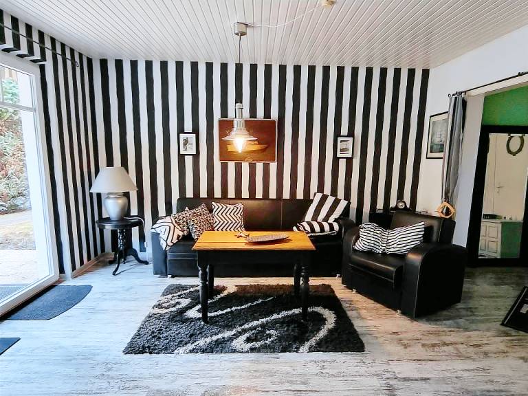 Geräumige Ferienwohnung Kaptain´s Kombüse mit Terrasse in Strandnähe in Burhave in Butjadingen
