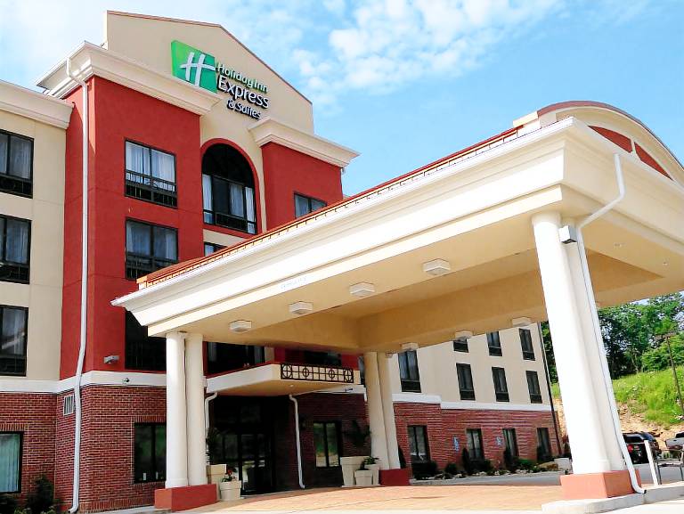 Holiday Inn Express & Suites Cross Lanes By IHG in Charleston, WV