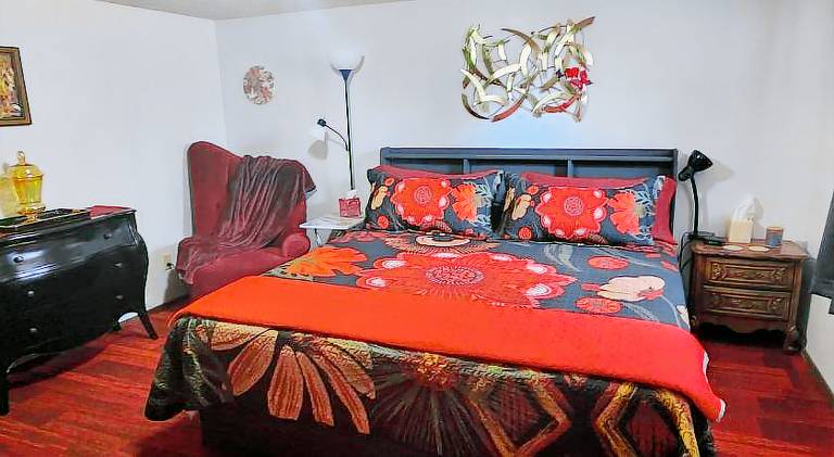 Comfortable Cozy Living Space, Kent WA in Kent, WA